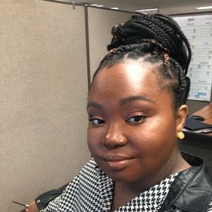 Meet your Posher, Nina